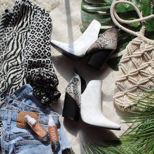 🆕️//Coachella Collection// White Croco Bootie